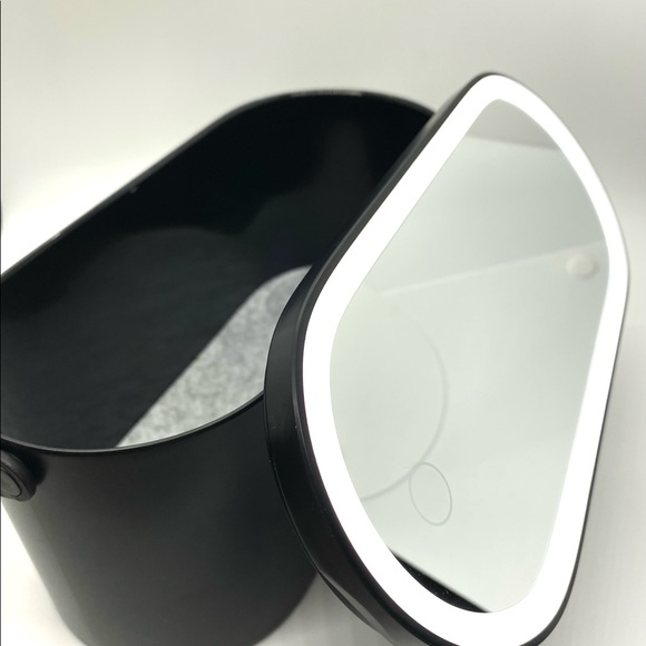 Buy One, Get One Free! New Makeup Case Organizer | Travel Box LED Mirror - Picture 5 of 8